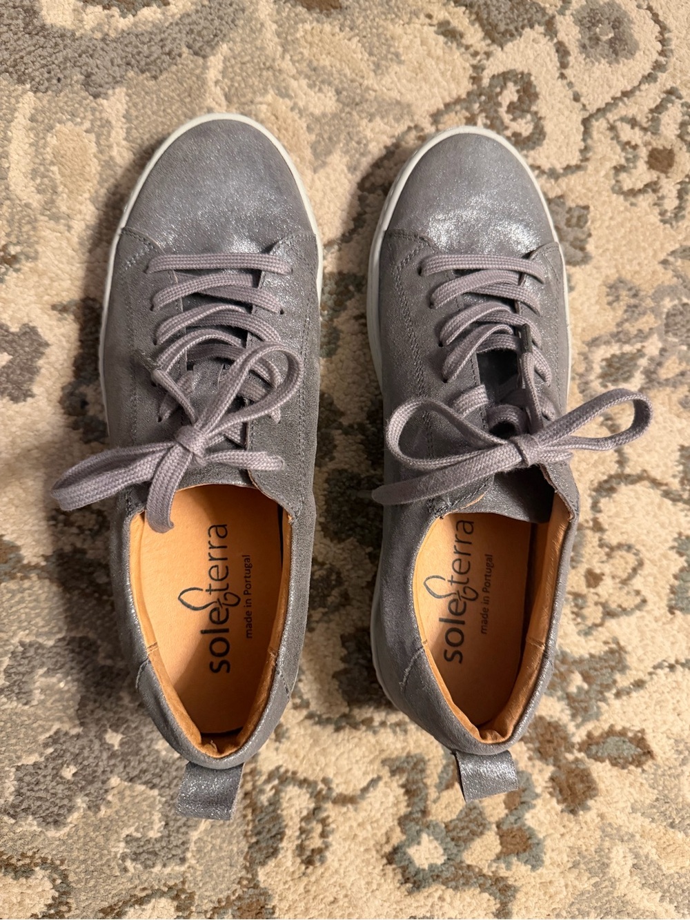 Sole & Terra Metallic Pewter Suede Sneakers Sz 41 Like New